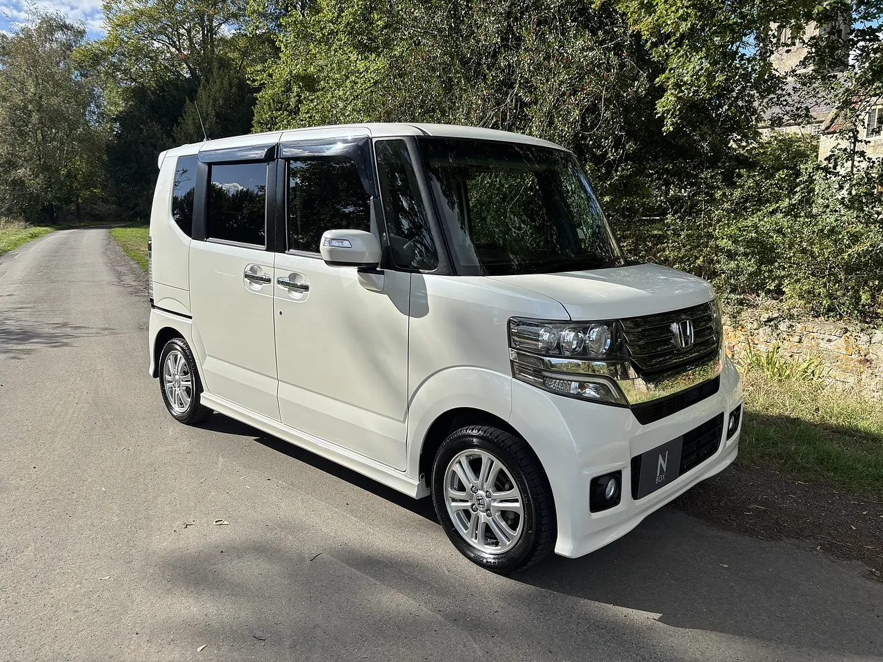 2013 Honda N-Box Custom G L Package, pearl white, front three-quarter view