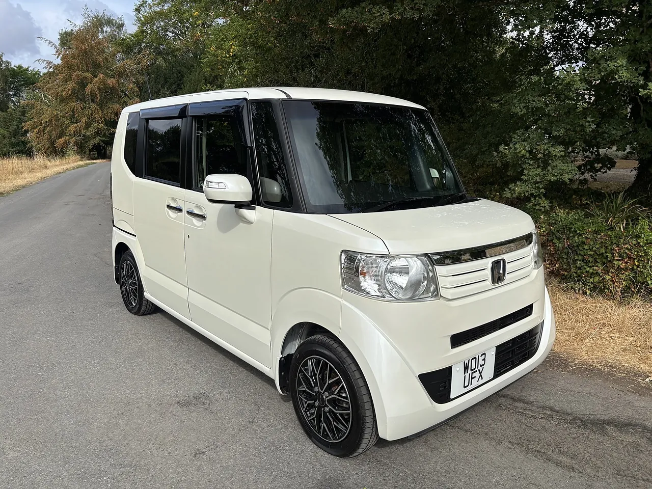 2013 Honda N-Box G SS Package, pearl white, front three-quarter view