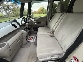 2016 Honda N-Box G L Package, beige, front seats and dashboard